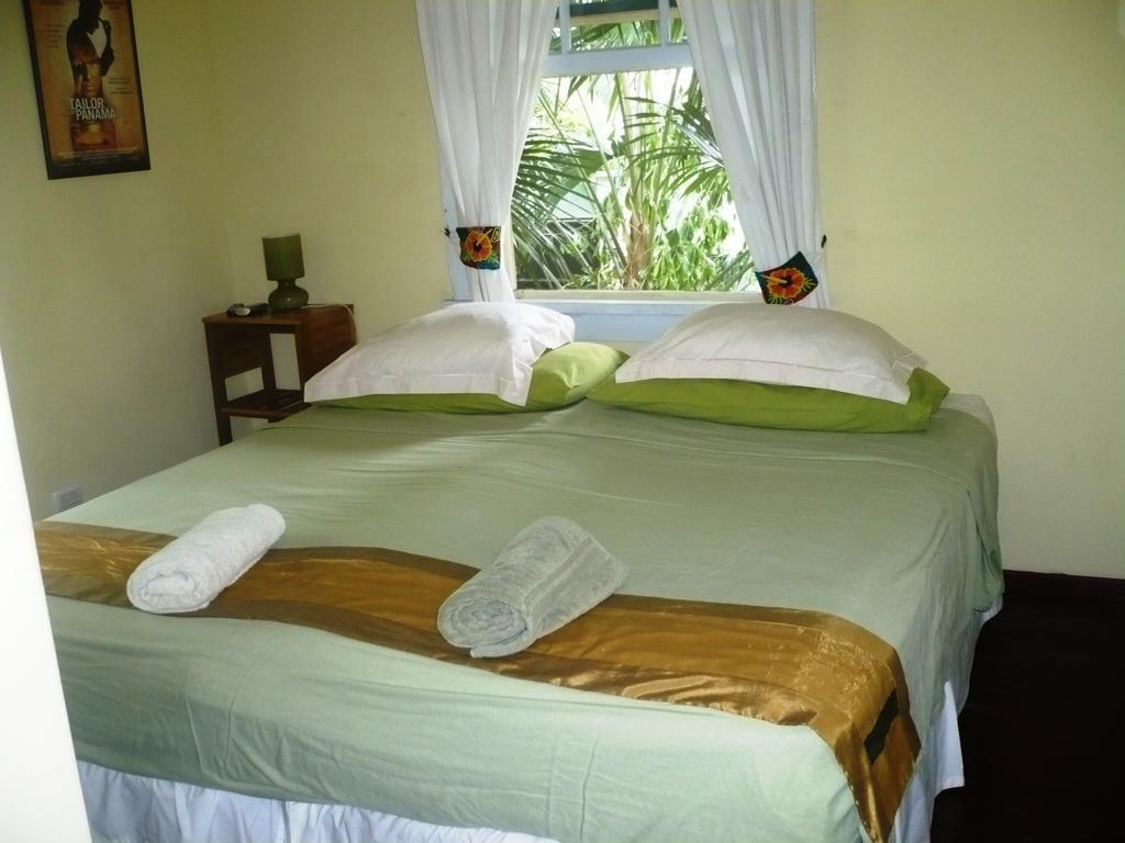 Dos Palmitos Bed And Breakfast 巴拿马城 外观 照片